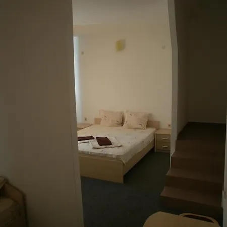 Carey Guest house *